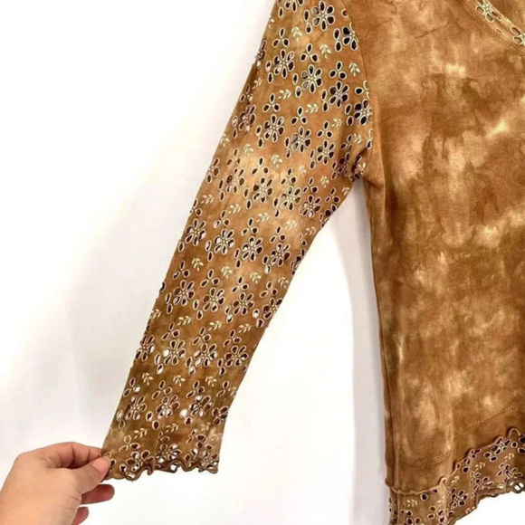Glima Tie Dye Top Womens M Tan V-Neck Pullover Eyelet Trim Hippie‎ Boho Artsy - Picture 4 of 12